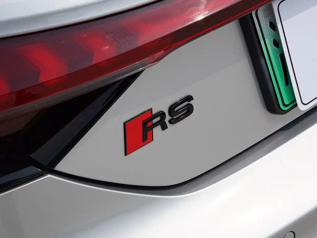 Audi e-tron GT 2024 — фото 14