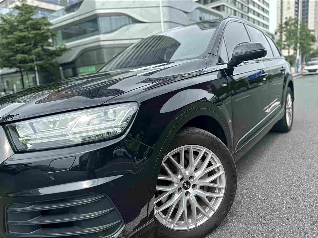 Audi Q7 2018 — фото 12