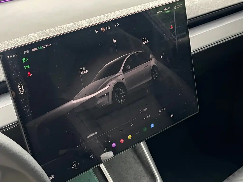 Tesla Model Y L 2026 — фото 22