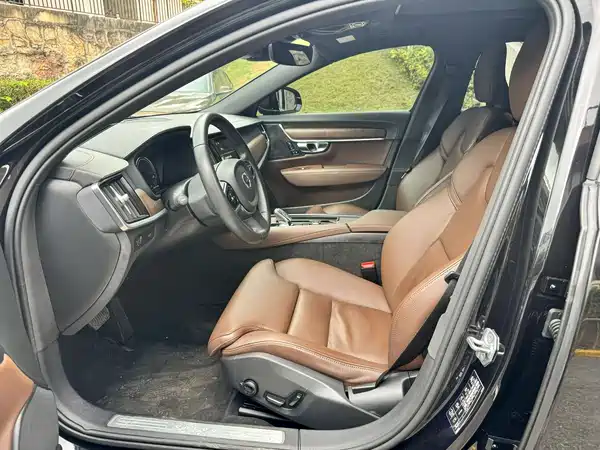 Volvo S90 2021