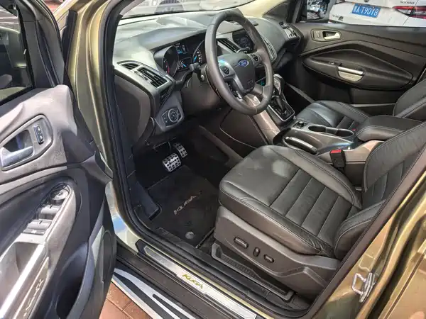 Ford Kuga 2015