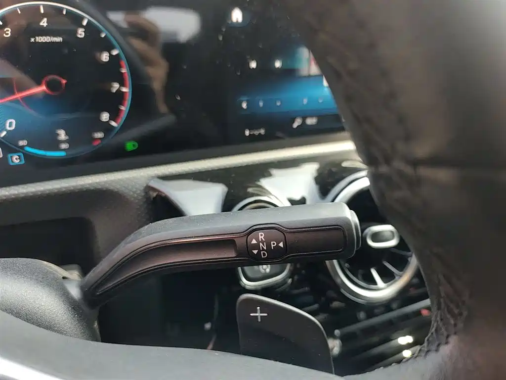 Mercedes-Benz A-Class 2022 — фото 14