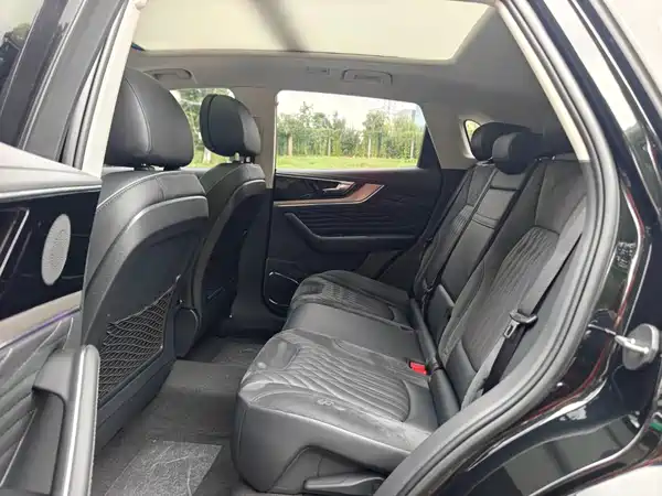 Hongqi HS5 2022