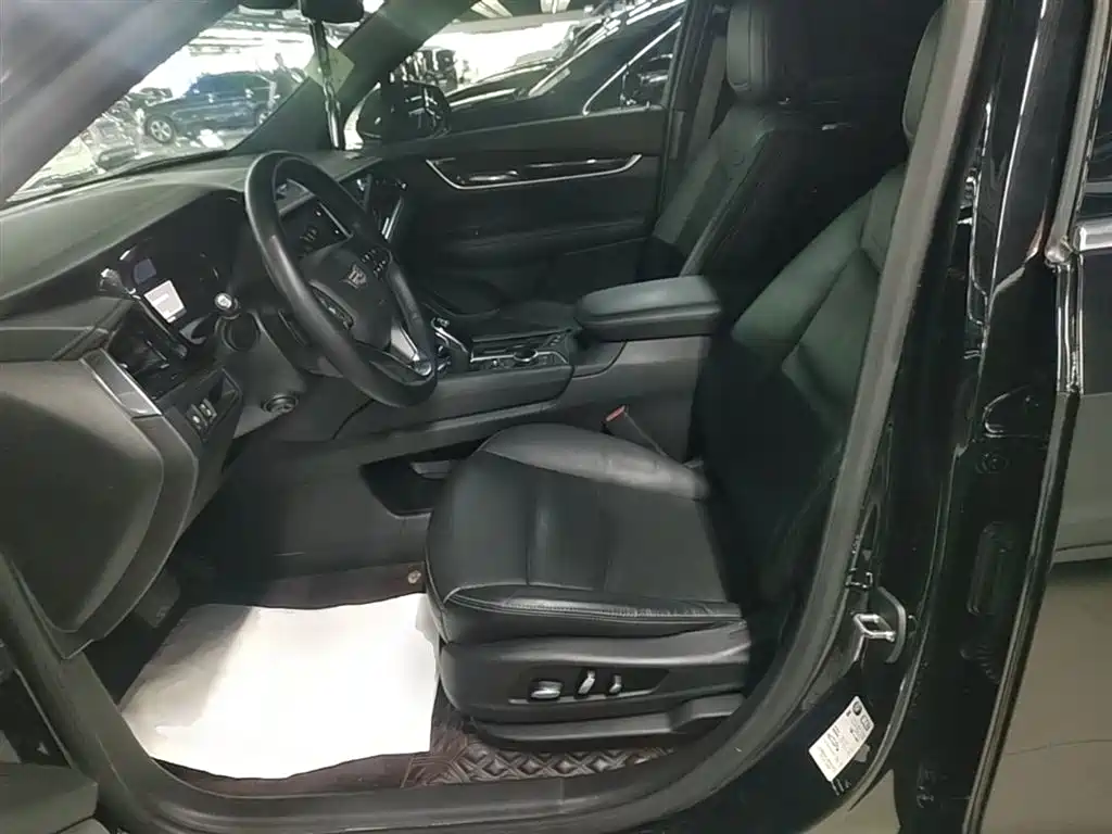 Cadillac XT6 2021 — фото 15