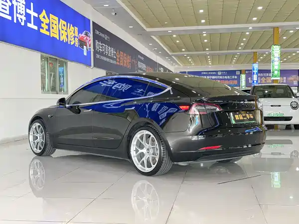 Tesla Model 3 2020