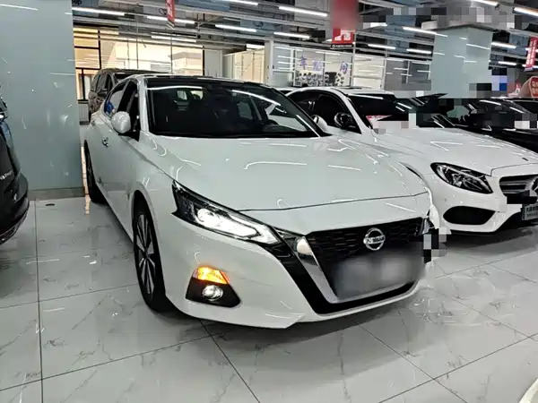 Nissan Teana 2022