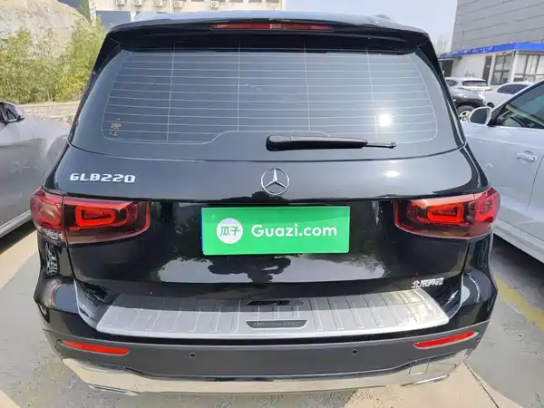 Mercedes-Benz GLB 2023