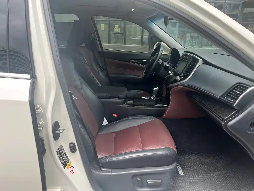 Toyota Crown 2019 — фото 10