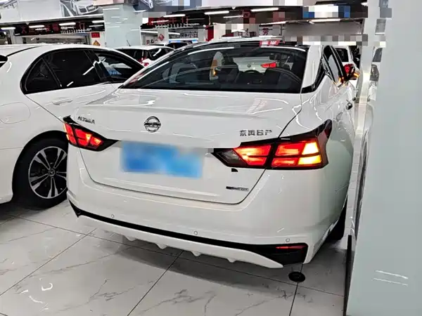Nissan Teana 2022