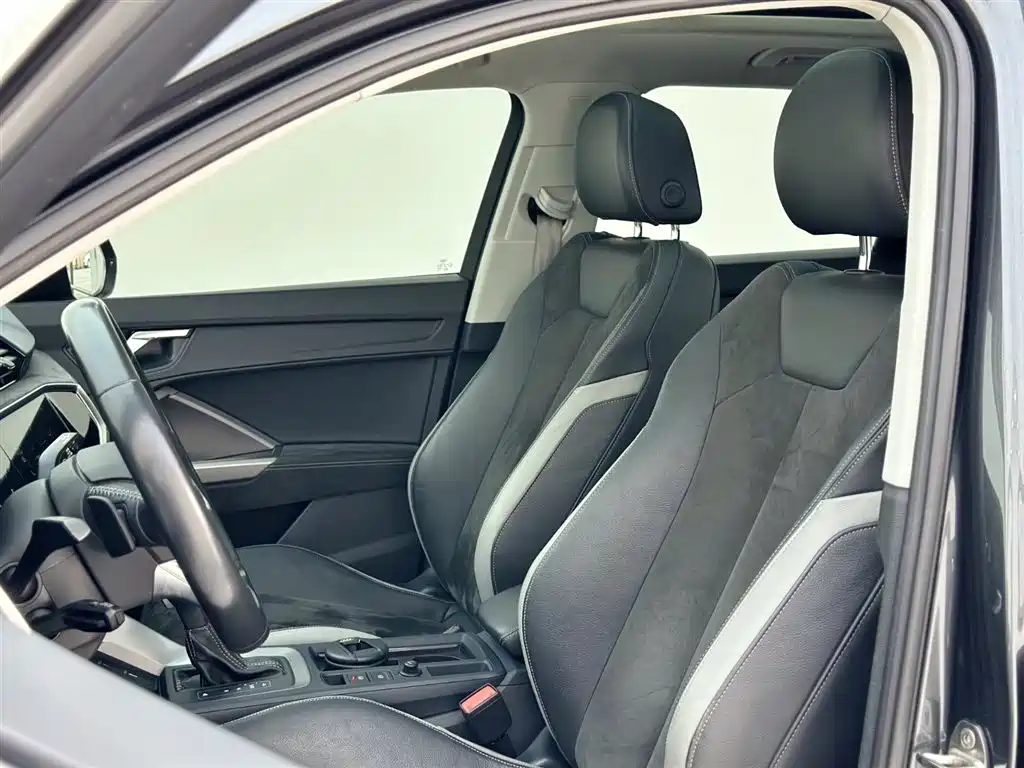Audi Q3 2021 — фото 22