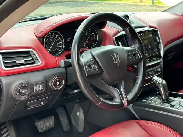 Maserati Ghibli 2021
