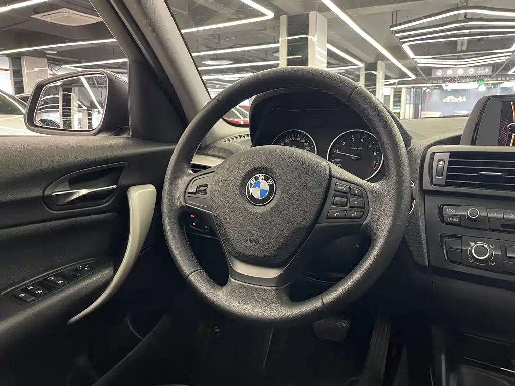 BMW 1 Series 2014 — фото 13