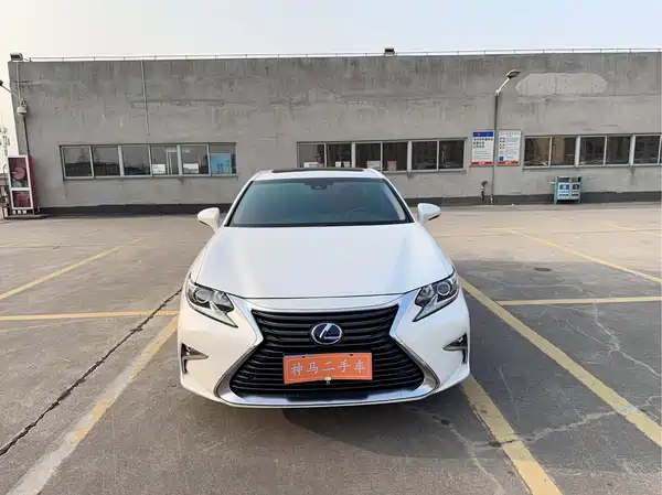 Lexus ES 2015