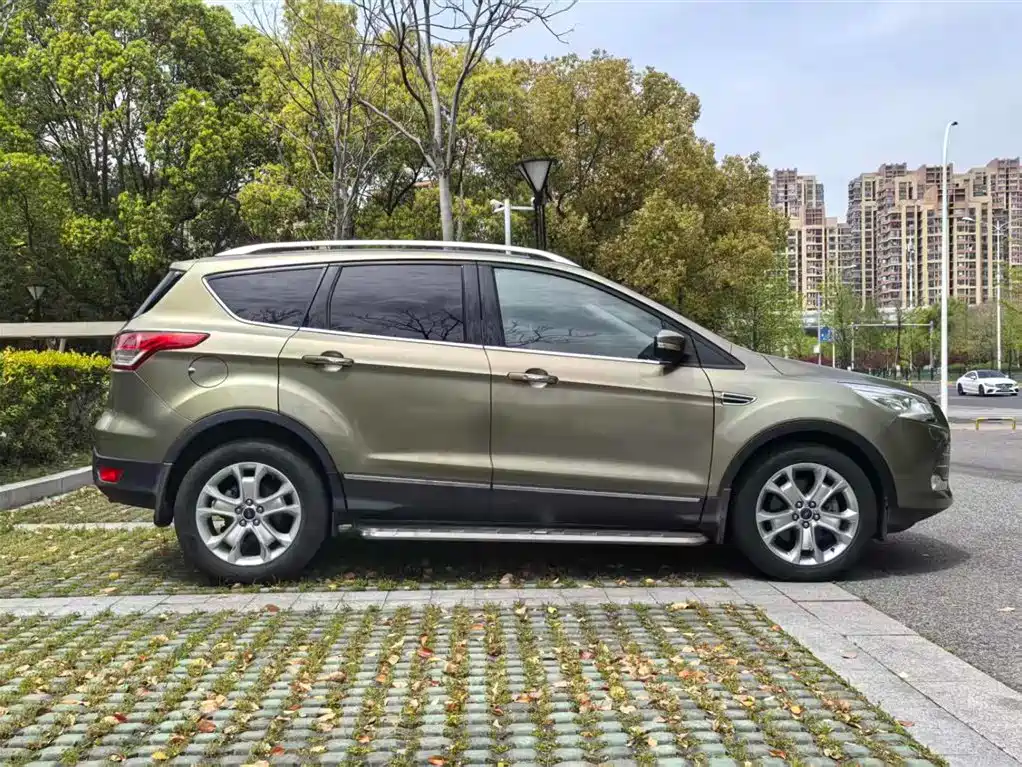 Ford Kuga 2014 — фото 4