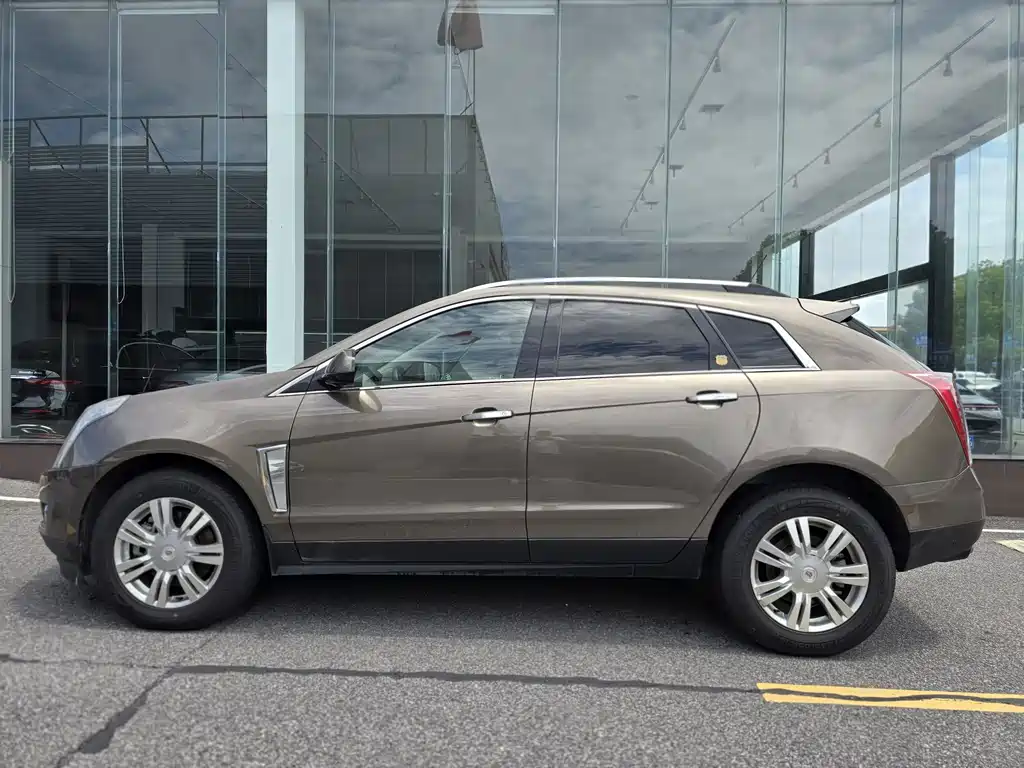 Cadillac SRX 2016 — фото 4