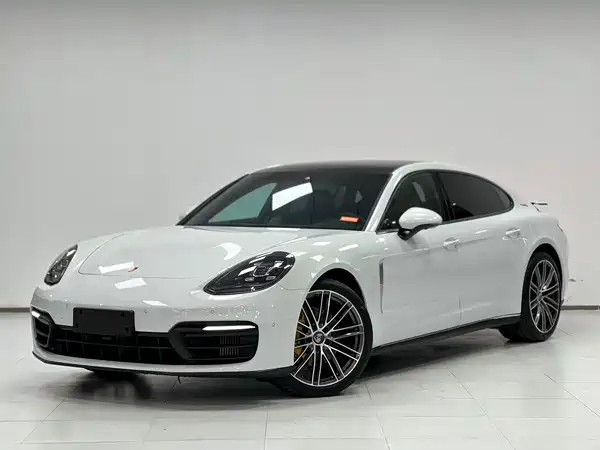 Porsche Panamera 2023