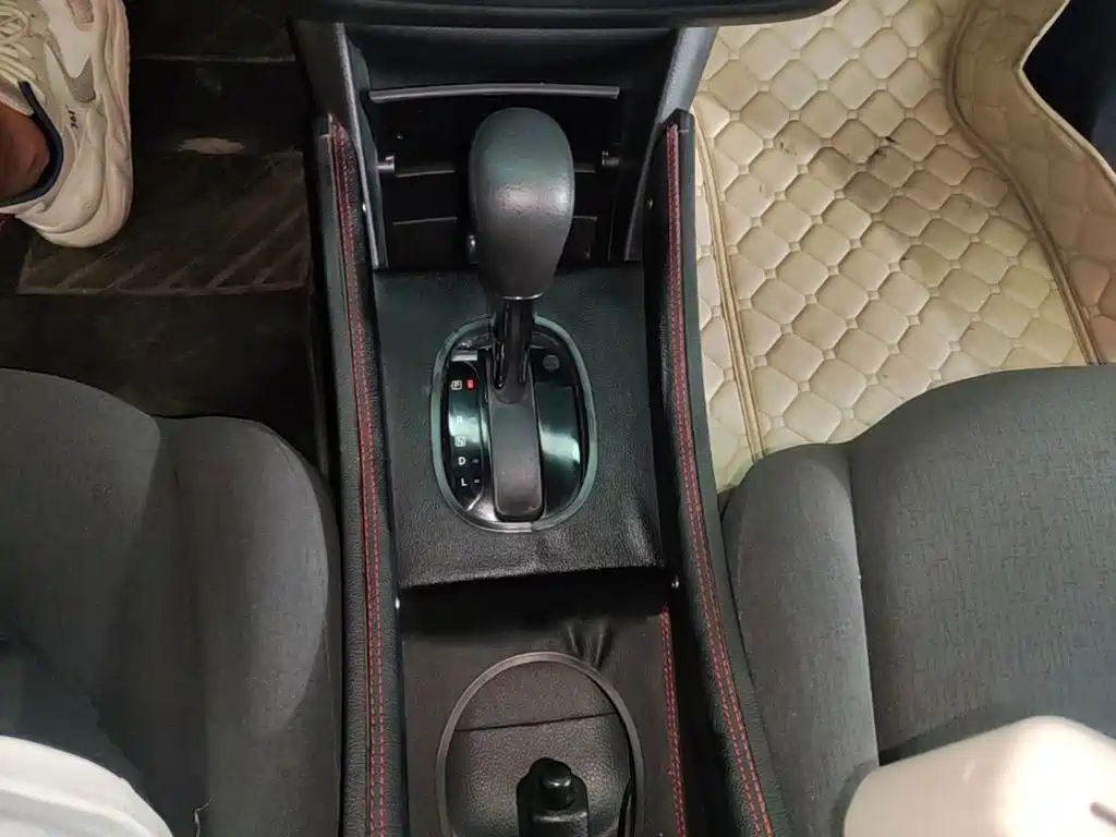 Nissan Sylphy 2018 — фото 14