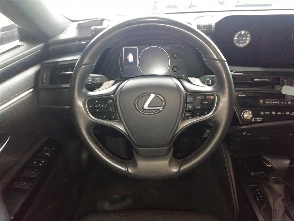 Lexus ES 2022 — фото 11