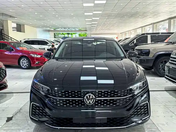Volkswagen Passat 2024