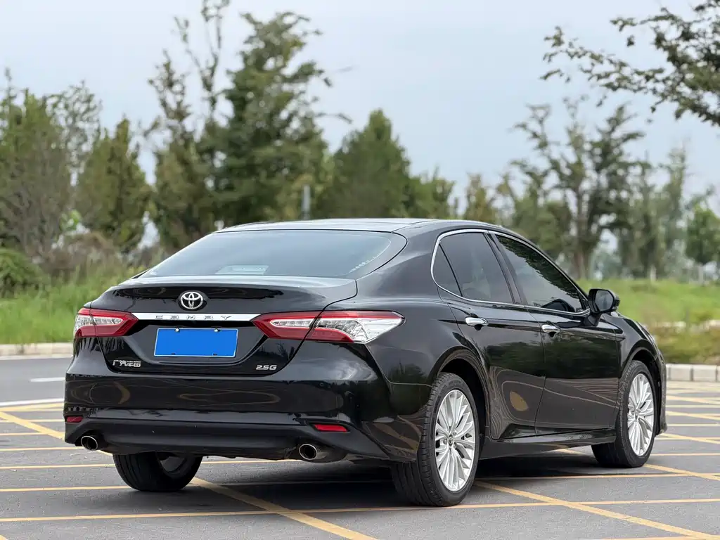 Toyota Camry 2019 — фото 7