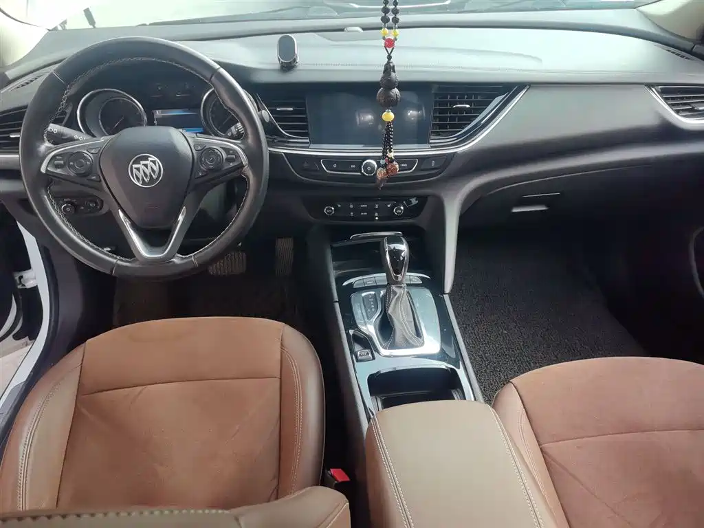 Buick Regal 2018 — фото 10