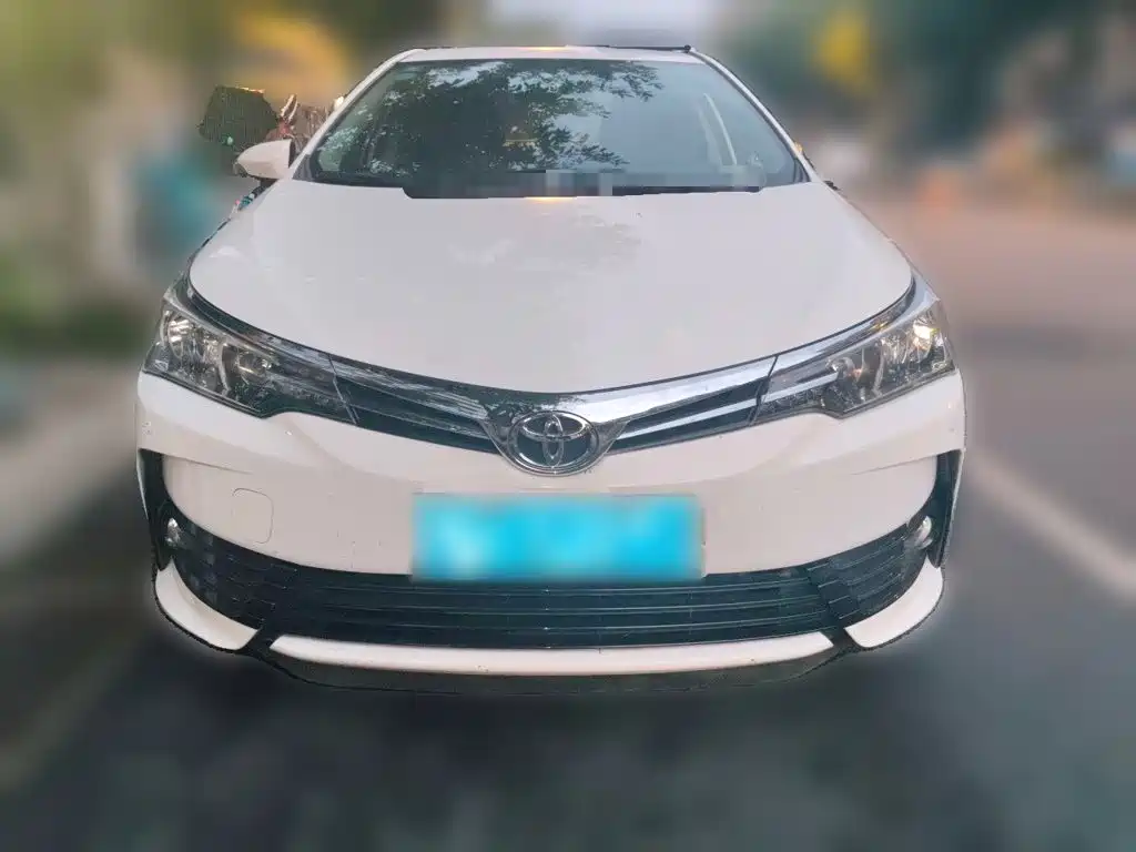 Toyota Corolla 2018 — фото 2