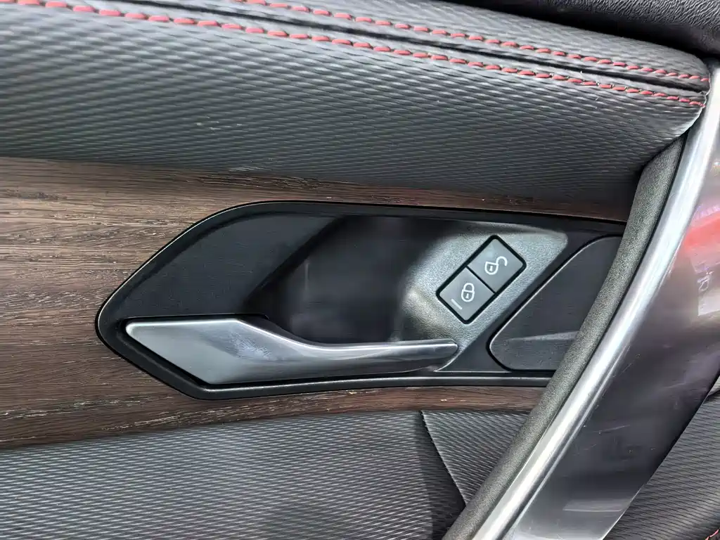 Land Rover Discovery Sport 2020 — фото 14