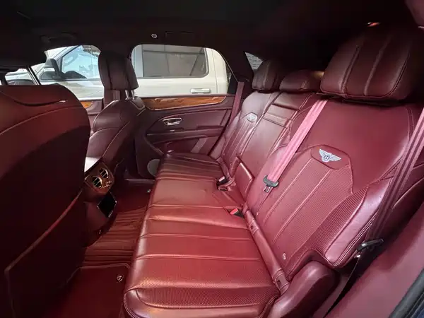 Bentley Bentayga 2021