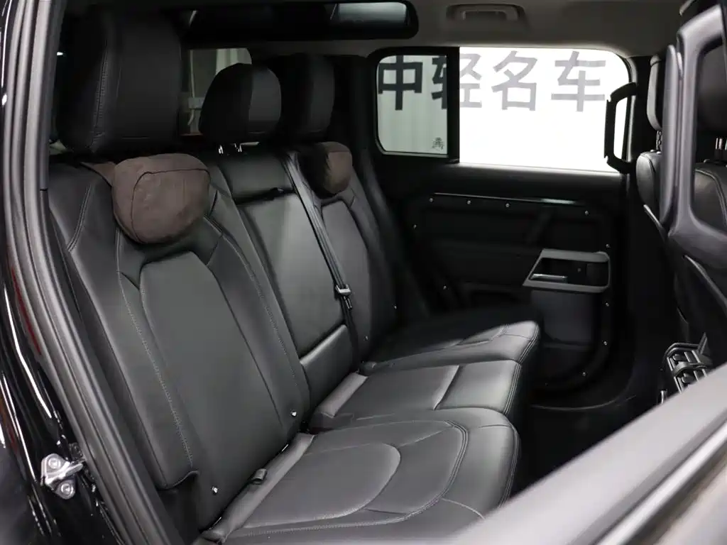 Land Rover Defender 2024 — фото 21