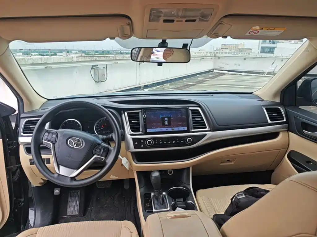 Toyota Highlander 2020 — фото 10