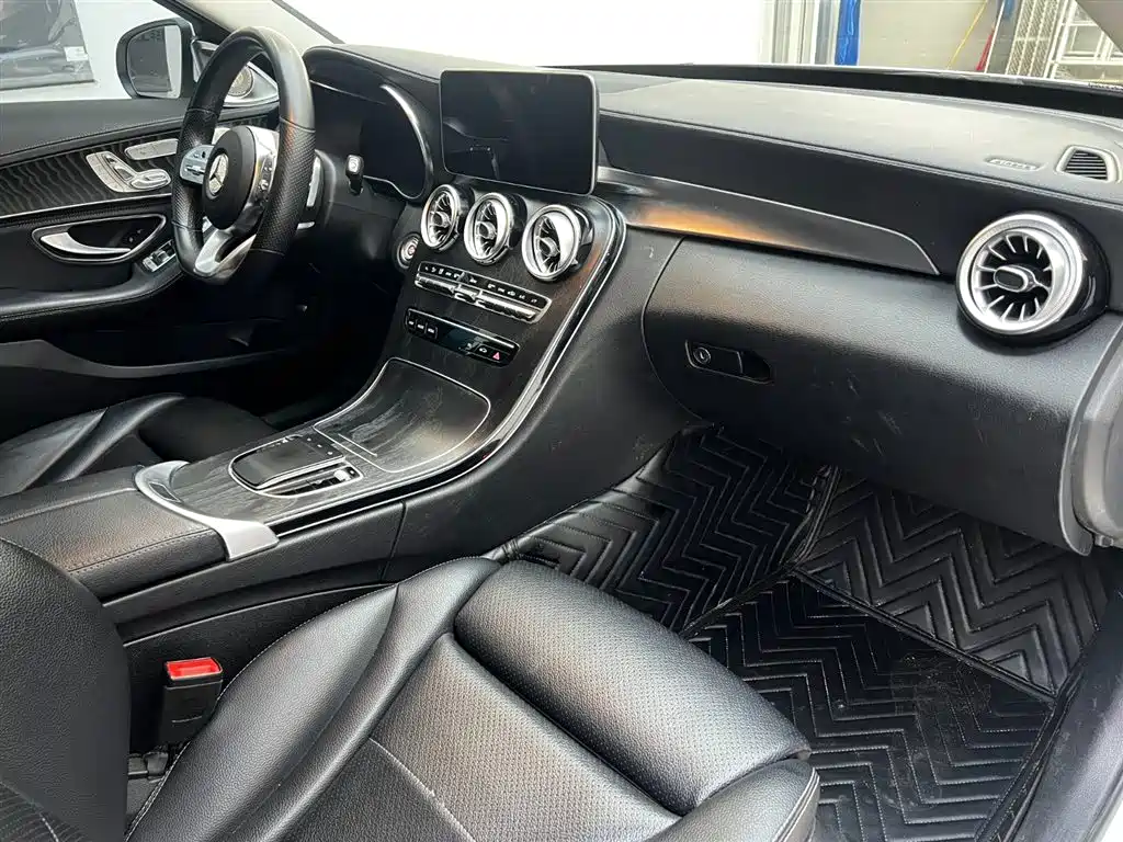 Mercedes-Benz C-Class 2020 — фото 15