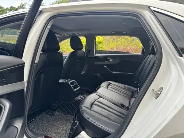 Audi A4L 2017