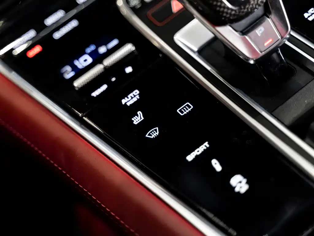 Porsche Panamera 2019 — фото 16