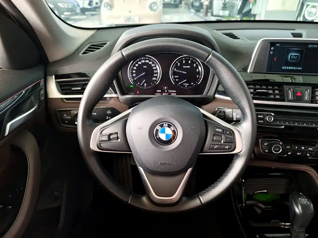 BMW X1 2018 — фото 8