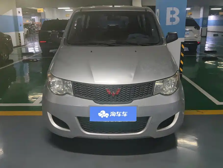 Wuling Hongguang 2014 — фото 2