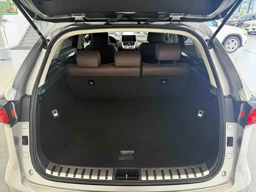 Lexus NX 2020 — фото 10