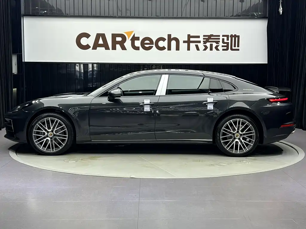 Porsche Panamera 2024