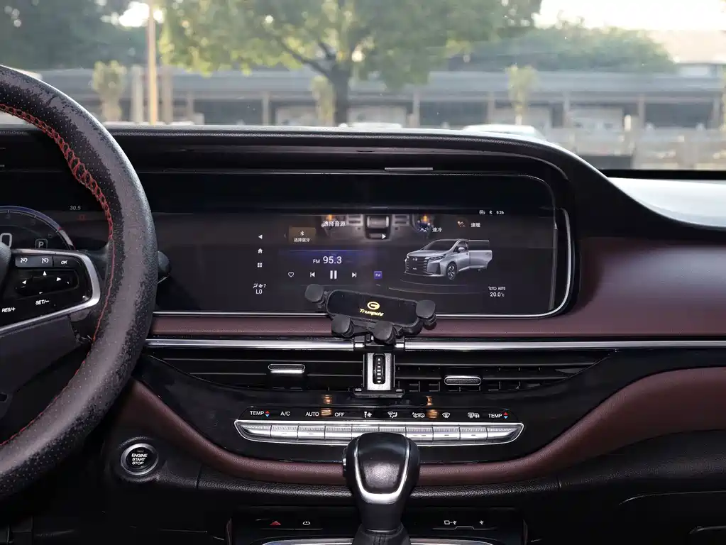 GAC Trumpchi M6 2021 — фото 20