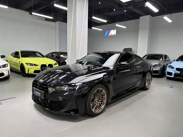BMW M4 2025