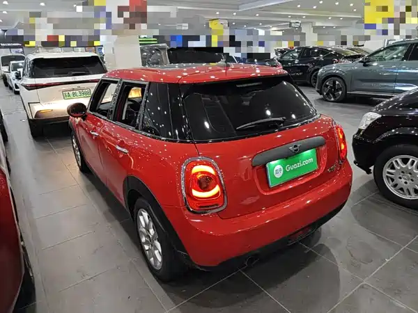 MINI MINI 2020