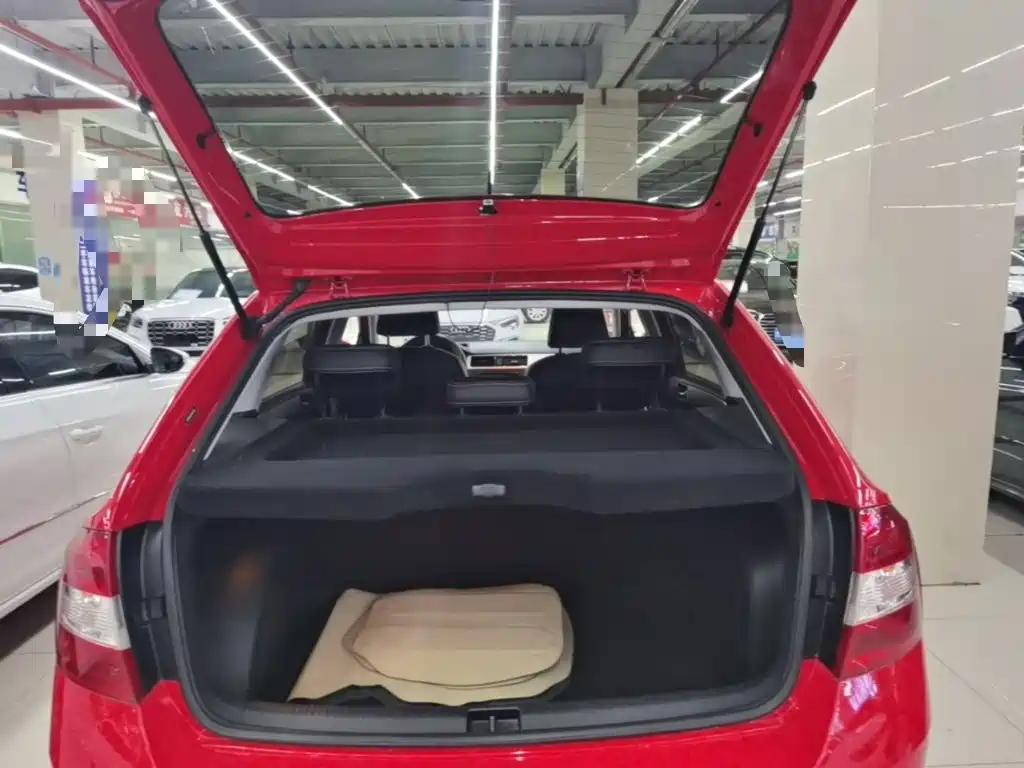 Skoda Rapid Spaceback 2018 — фото 19