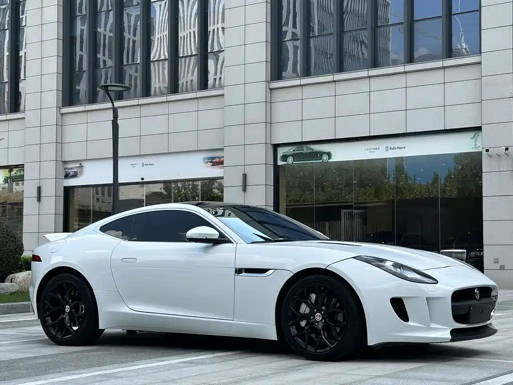 Jaguar F-TYPE 2016 — фото 3