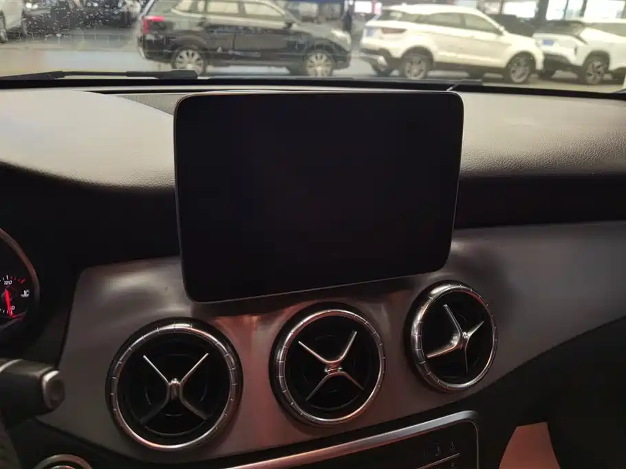Mercedes-Benz CLA 2018 — фото 13