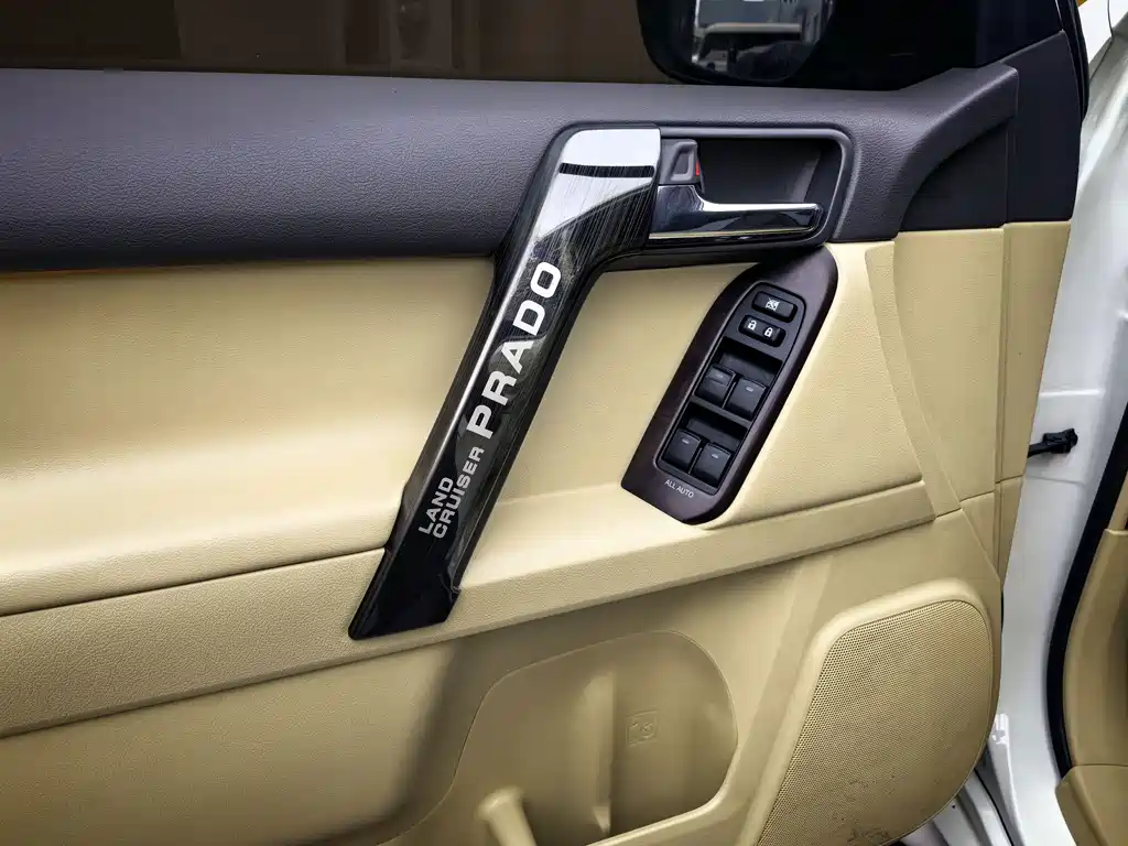 Toyota Prado 2017 — фото 5