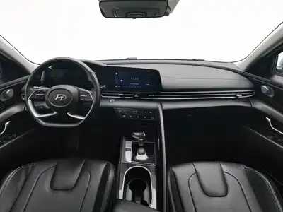 Hyundai Elantra 2022