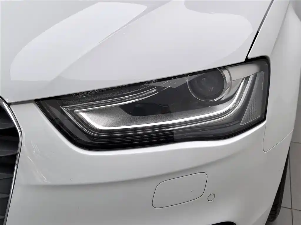 Audi A4L 2013 — фото 7