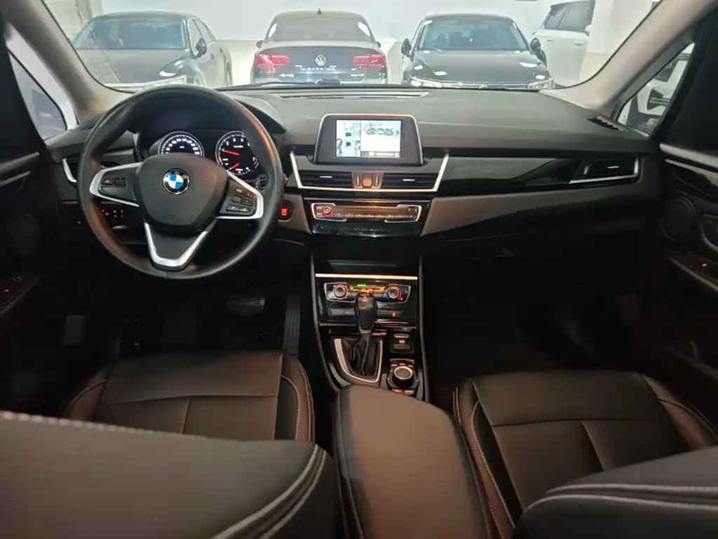 BMW 2 Series Active Tourer 2018 — фото 10