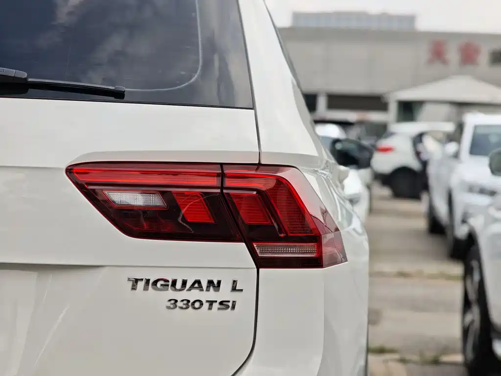Volkswagen Tiguan L 2018 — фото 10
