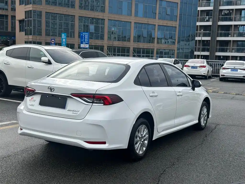 Toyota Corolla 2022 — фото 10