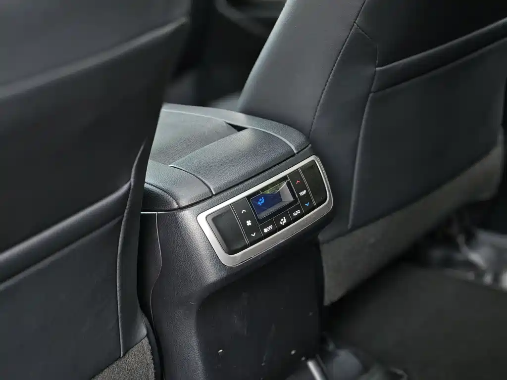 Toyota Highlander 2018 — фото 25